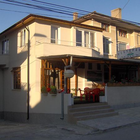 Guest Rooms Grudovi Obzor Extérieur photo