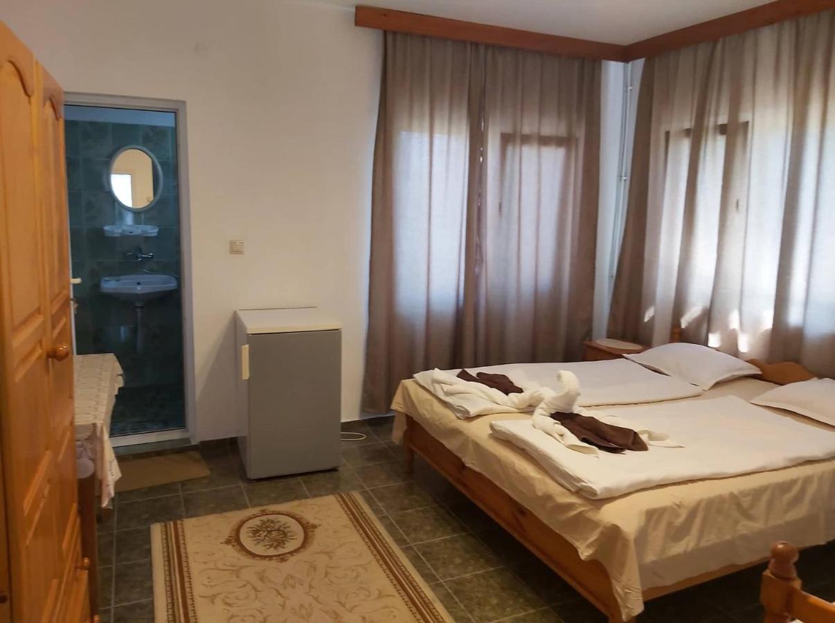 Guest Rooms Grudovi Obzor Extérieur photo