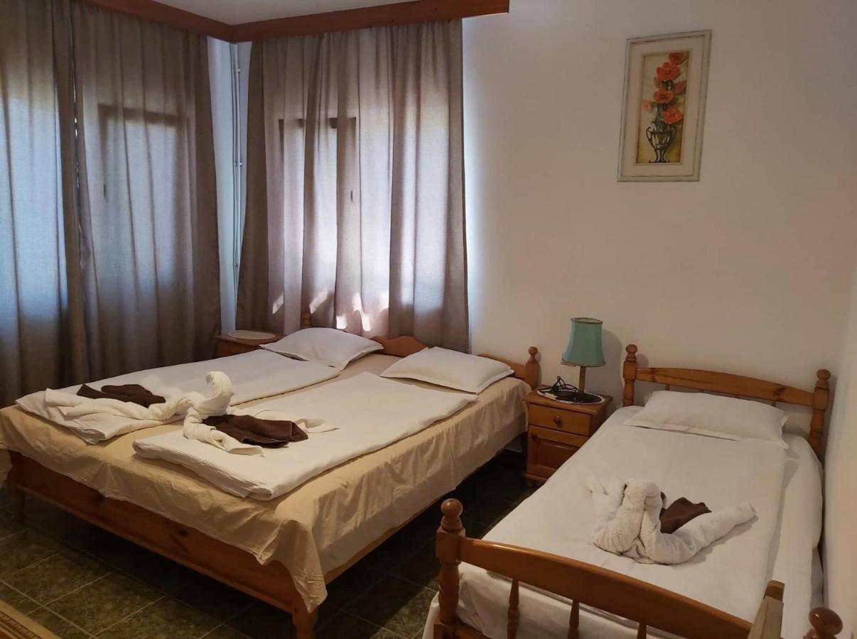 Guest Rooms Grudovi Obzor Extérieur photo