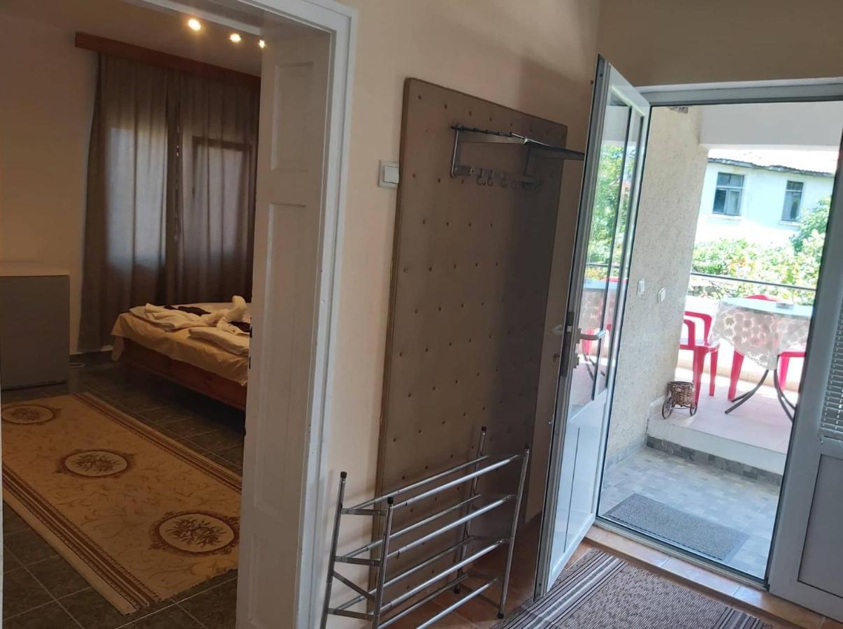 Guest Rooms Grudovi Obzor Extérieur photo