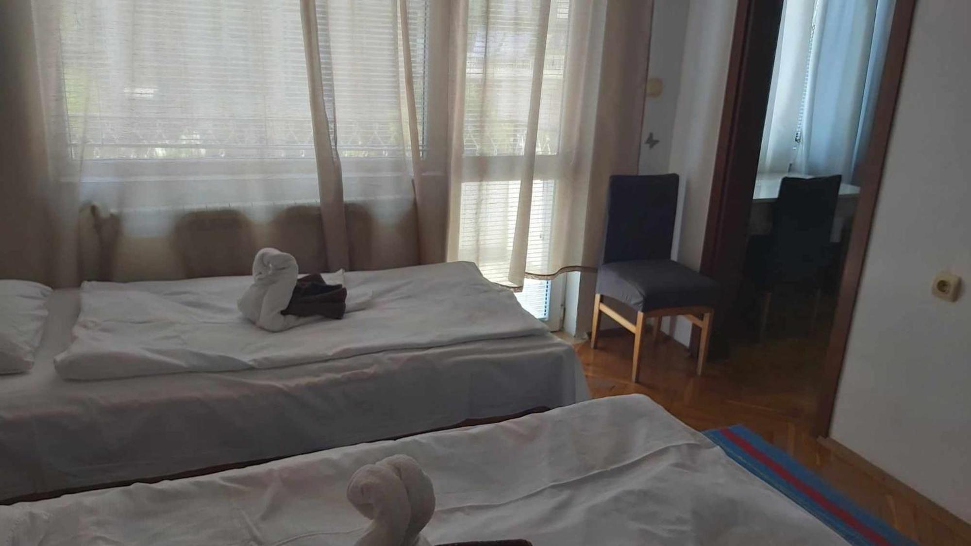 Guest Rooms Grudovi Obzor Extérieur photo