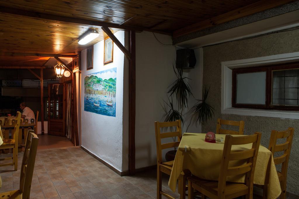 Guest Rooms Grudovi Obzor Extérieur photo