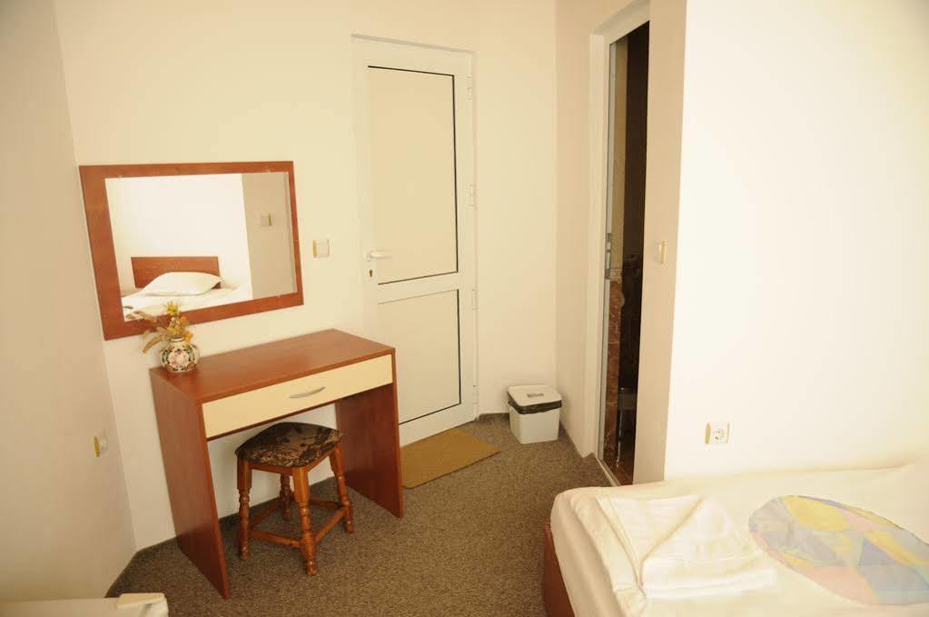 Guest Rooms Grudovi Obzor Extérieur photo