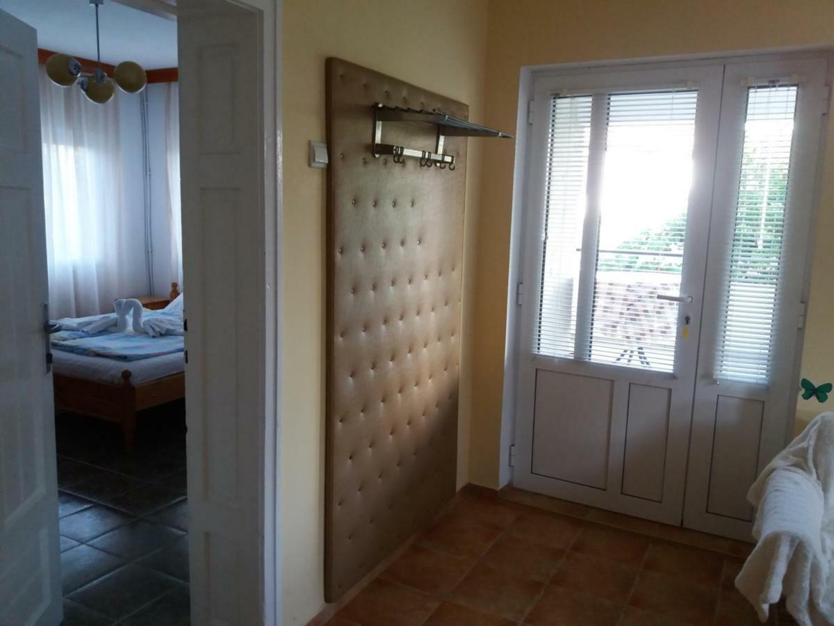 Guest Rooms Grudovi Obzor Extérieur photo